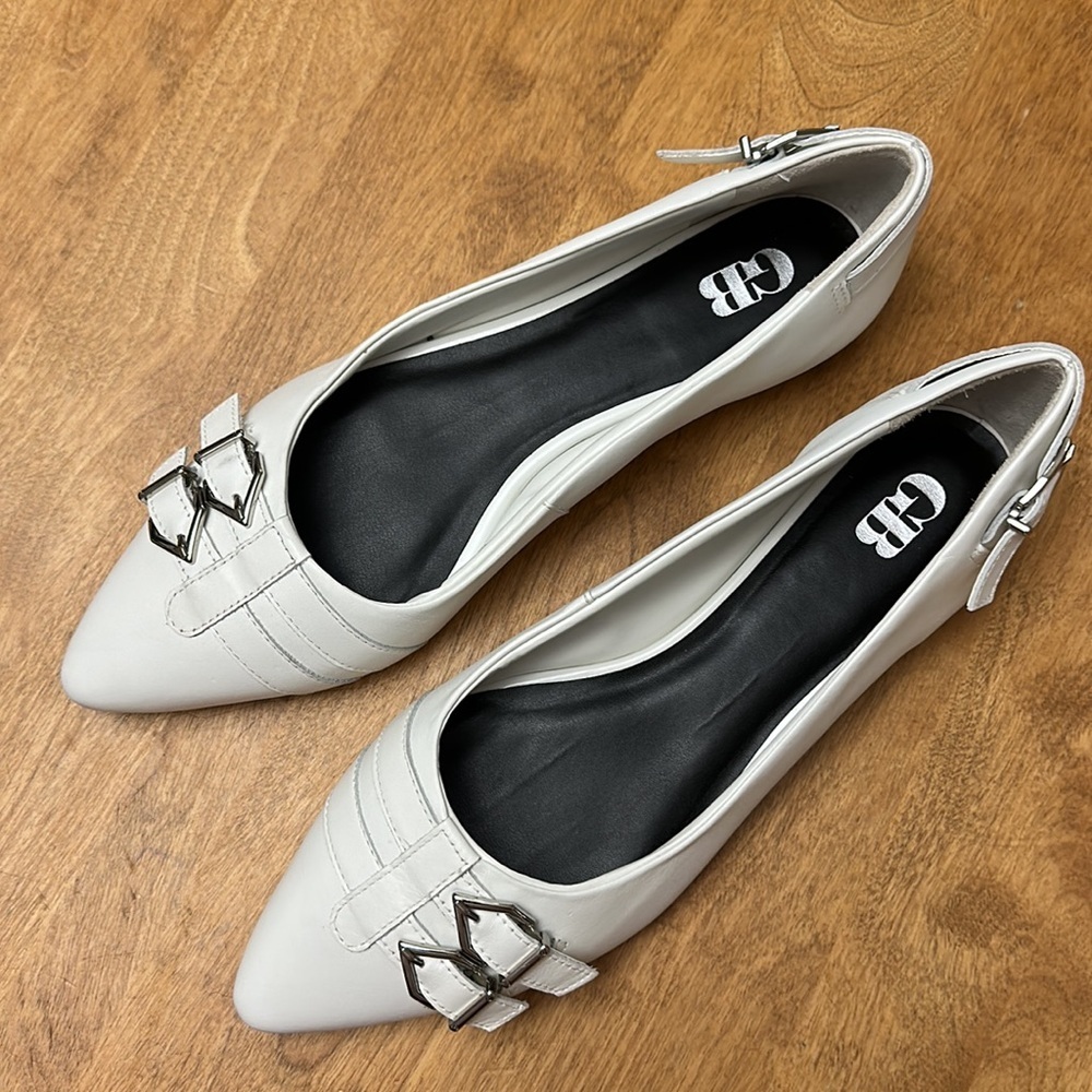 NEW GB Gianni Bini Buckle Flats